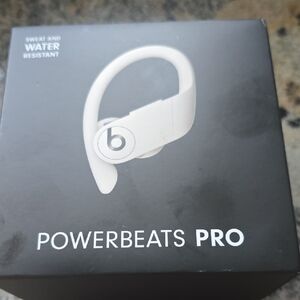 Powerbeats Pro Wireless Earbuds - White